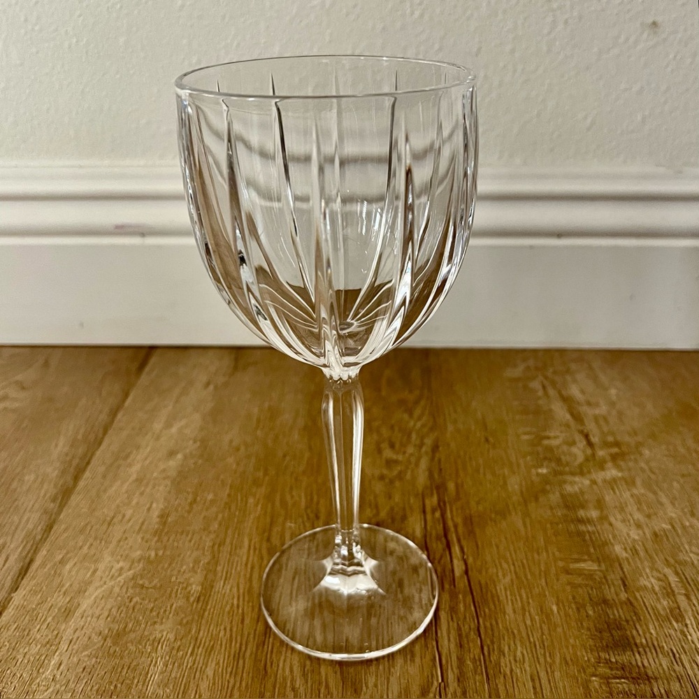 Marquis by Waterford Omega Wine Glass Goblet Vertical Cuts, Faceted Stem 8 5/8”